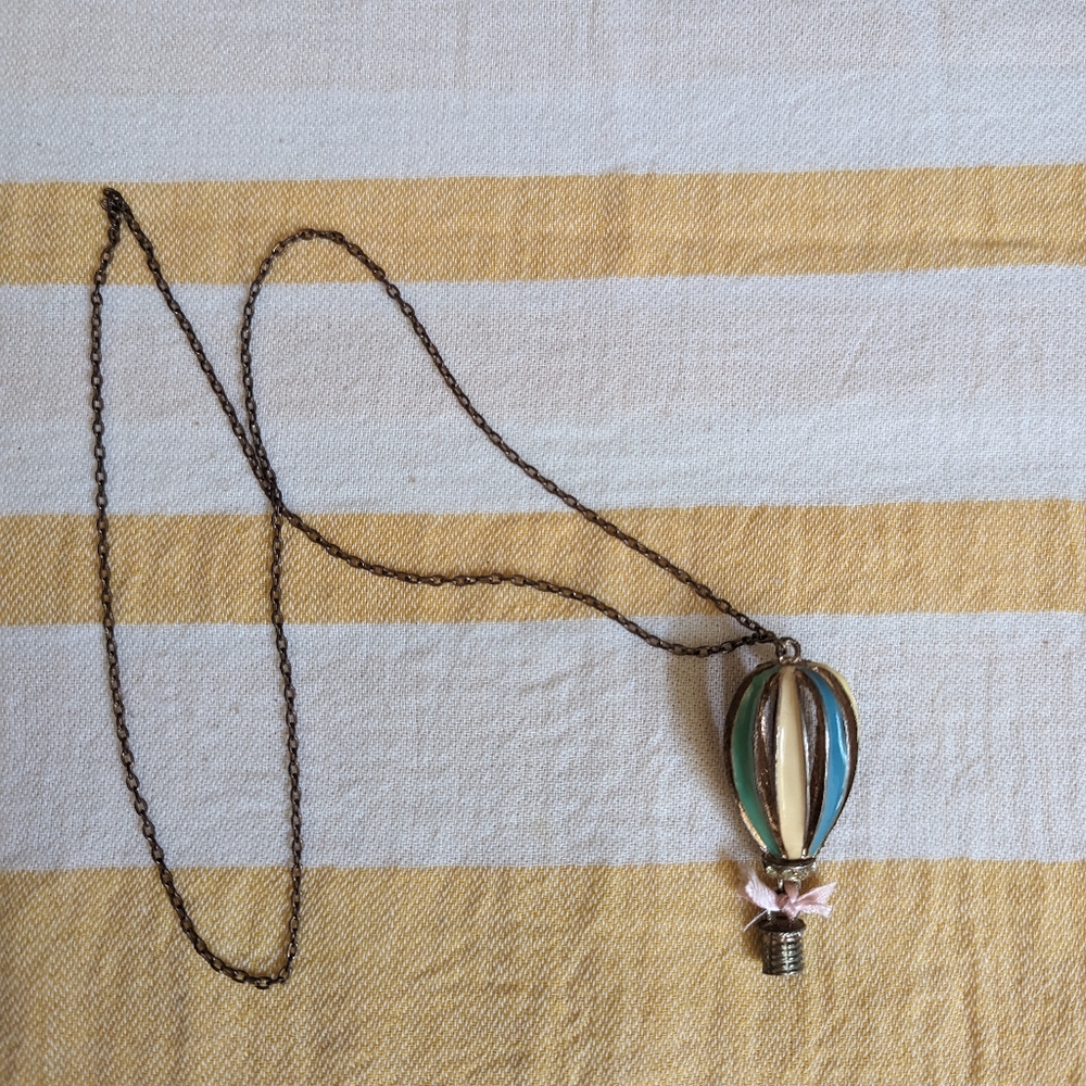 Vintage Hot Air Balloon Pendant Statement Necklace - Picture 1 of 4